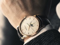 闲拍|“一言难尽的...美?”积家K金月相大师