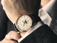 闲拍|“一言难尽的...美?”积家K金月相大师