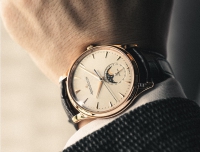 闲拍|“一言难尽的...美?”积家K金月相大师