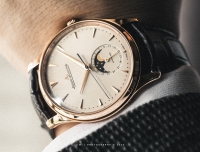 闲拍|“一言难尽的...美?”积家K金月相大师