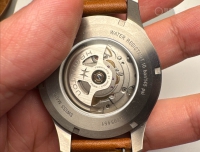 萌新提问！关于汉密尔顿表镜这圈白色的问题