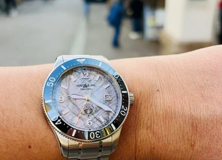 瑞士入手论坛首发  万宝龙冰川系列冰岩灰款