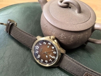 喝茶、赏表：紫砂壶和青铜北京表带来的慢时光