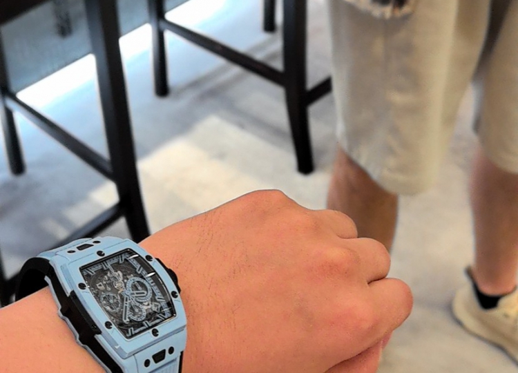 一眼看中这天蓝色  宇舶表 BIG BANG灵魂首发