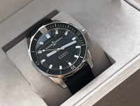 夏天需要一只雅典潜水表