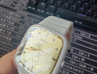 #腕表中的春天#春到自然深，风微柳色新；表映晴光浅，温润陶瓷心。