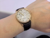 玫瑰金与钻石的优雅共舞：积家超薄大师1372501深度分享