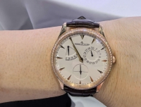 玫瑰金与钻石的优雅共舞：积家超薄大师1372501深度分享