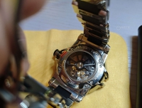 雅克德罗Grande Seconde J029030140系列机械奢华男表是品牌