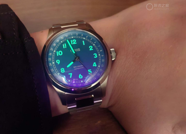 豪利时新款首发帖  速提“多彩缤纷”大表冠