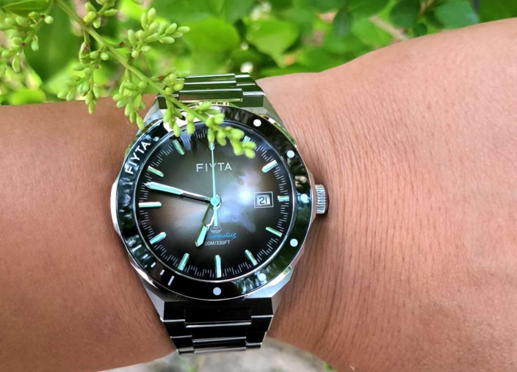 飞亚达返回舱手表  腕间的航天传奇