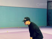 潘玮柏打网球戴什么表