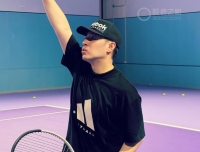 潘玮柏打网球戴什么表