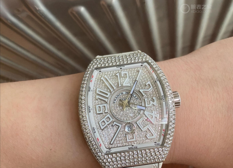 白色也能如此时尚  法穆兰VANGUARD系列