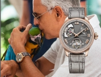 限量发行20枚，意大利歌唱家安德烈·波切利佩戴萧邦陀飞轮腕表