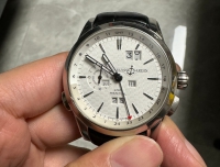 想买个双时区表，兜兜转转买了块万年历