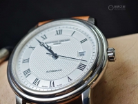 康斯登，可触及的典雅