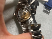 Frédérique Constant 康斯登Highlife心跳系列