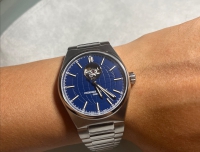 Frédérique Constant 康斯登Highlife心跳系列