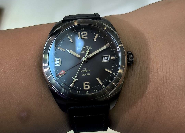 飞亚达马赫运20首发  GMT真的帅炸了