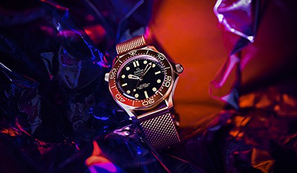 欧米茄青铜金海马300米：潜水表的奢华进化论