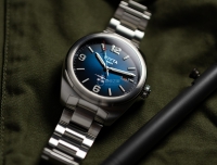 飞亚达的钢铁胖妞-运20腕表