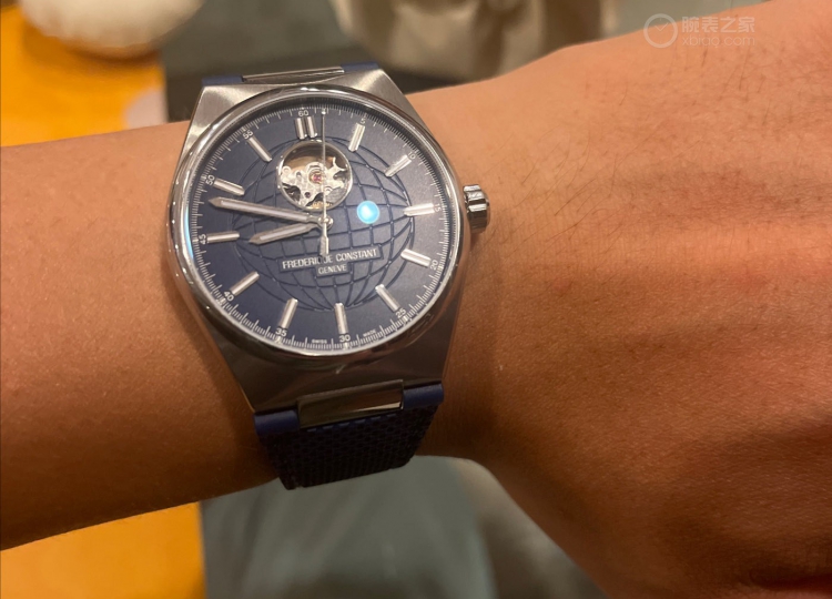 入手小众表款论坛首发  康斯登Highlife心跳系列