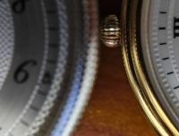 我的第一块表康斯登FC235，玑镂玑镂纹对比