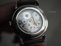 艾美跳时表：当复古机芯邂逅跳时魔法