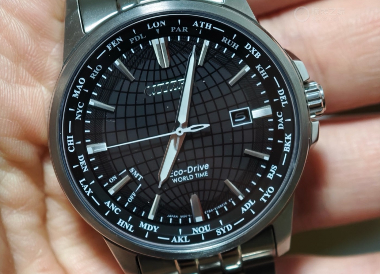 对它真的是爱不释手  西铁城光动能bx1001