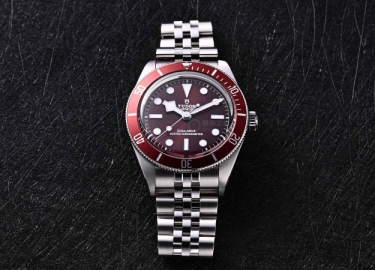 帝舵的下一个爆款？我猜是这款酒红色全新碧湾58型