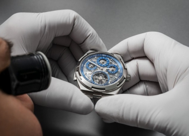 江诗丹顿Overseas纵横四海系列超卓复杂功能镂雕腕表 系列首款三问报时腕表瞩目问世