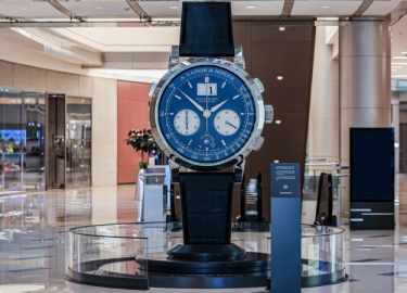 时光巨擎耀鹏城 朗格巨型腕表装置深圳站启幕