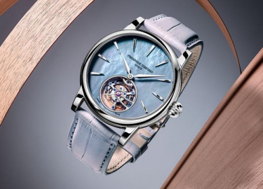 康斯登推出蓝灰色珍珠母贝陀飞轮限量版腕表