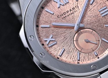 三文鱼面+日内瓦印记，高配都给到了这只“山鹰”