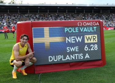 欧米茄名人大使蒙多·杜普兰蒂斯再创撑竿跳高全新世界纪录