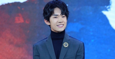 刚满17岁的他 很有潜力成为表迷圈冉冉升起的新星