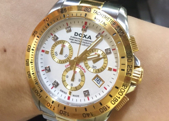 便宜时尚平替款  时度赛车白盘计时