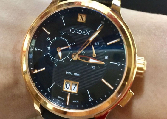 玩的就是冷门小众  豪度永恒计时黑盘