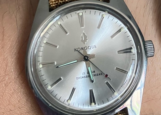 手动老孔雀改背透怀表  让老腕表重焕青春