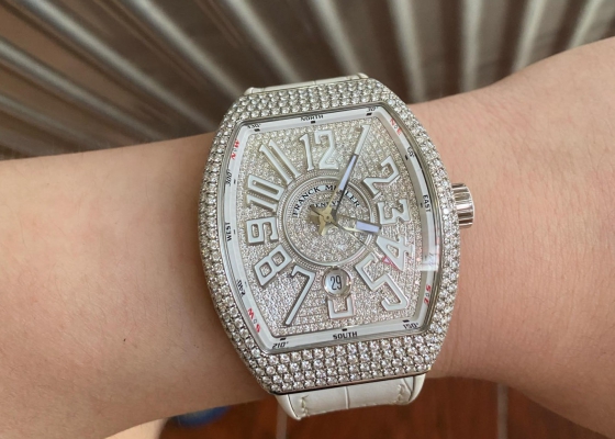 白色也能如此时尚  法穆兰VANGUARD系列