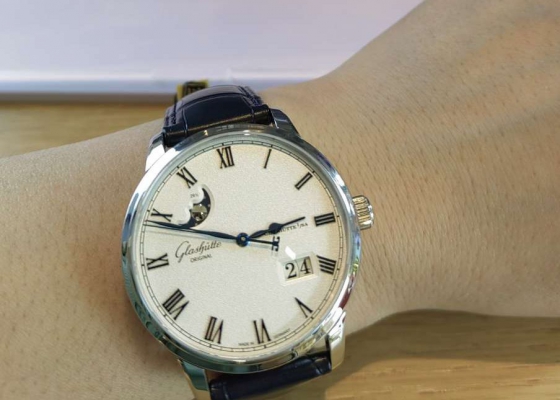 一眼相中了这一款  格拉苏蒂原创议员卓越大日历月相