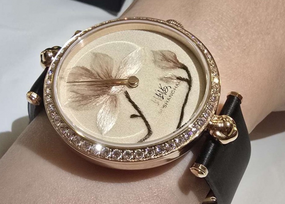 中式美学细节满满  上海表摩登玉兰首发 