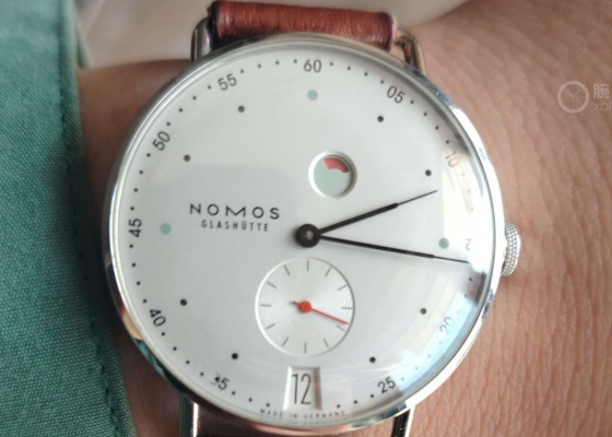 戴上爱表把酒言欢  NOMOS 大都会 1101