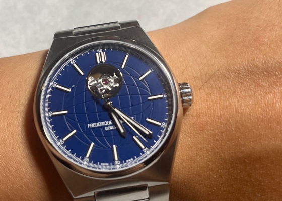 入手小众表款论坛首发  康斯登Highlife心跳系列