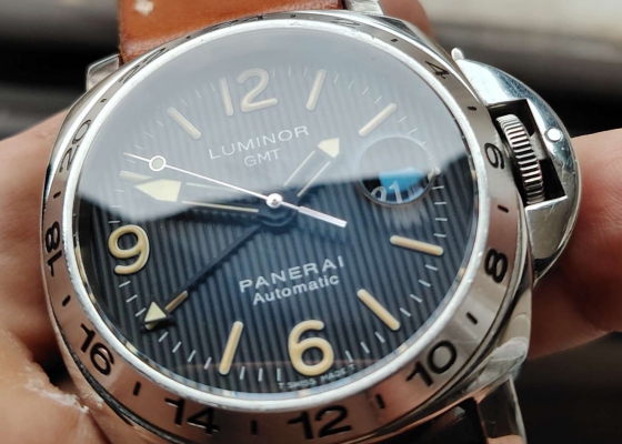 比较少见的大三针GMT  沛纳海特别版腕表