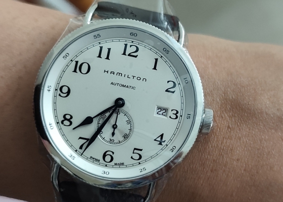 即将到来的节日  送给父亲一枚汉米尔顿腕表