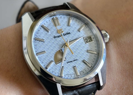 一眼就被这表盘迷住了  这款冠蓝狮太能打了