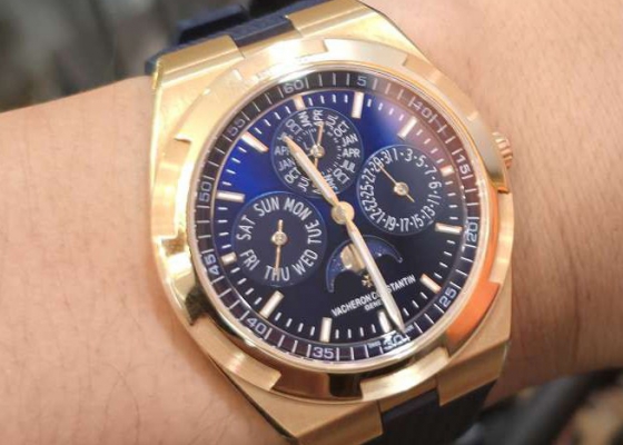 迷人的超薄万年历  江诗丹顿纵横四海4300V