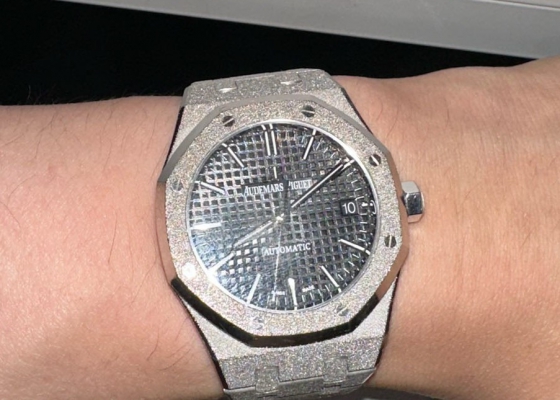 怎一个奢字了得  爱彼 皇家橡树 “霜金”